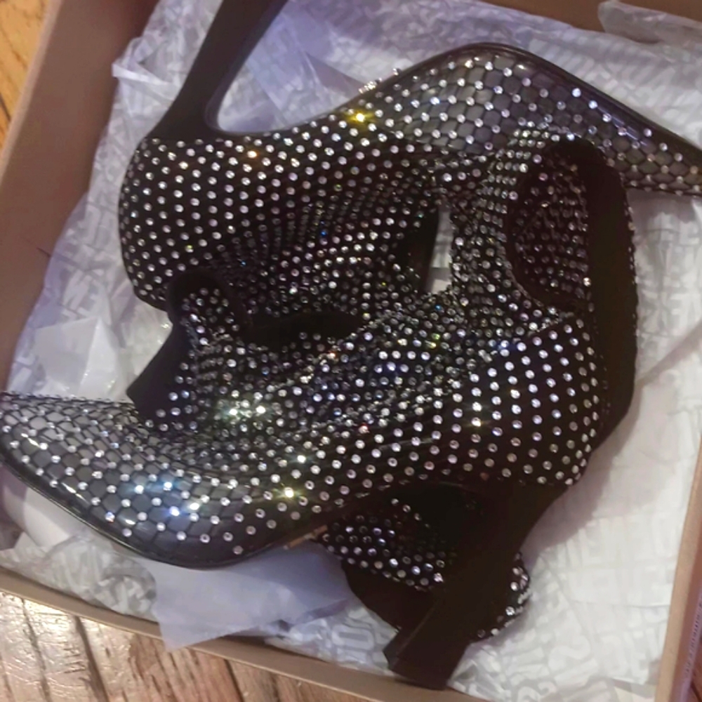 Steve Madden Glittering Black and Silver Heels - Picture 4 of 9